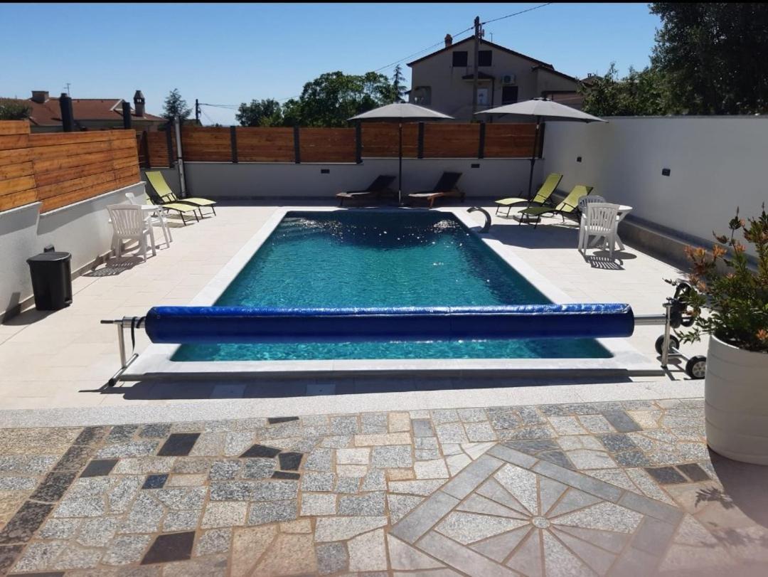 Apartments Ivana With The Pool โรวินสโก เซโล ภายนอก รูปภาพ