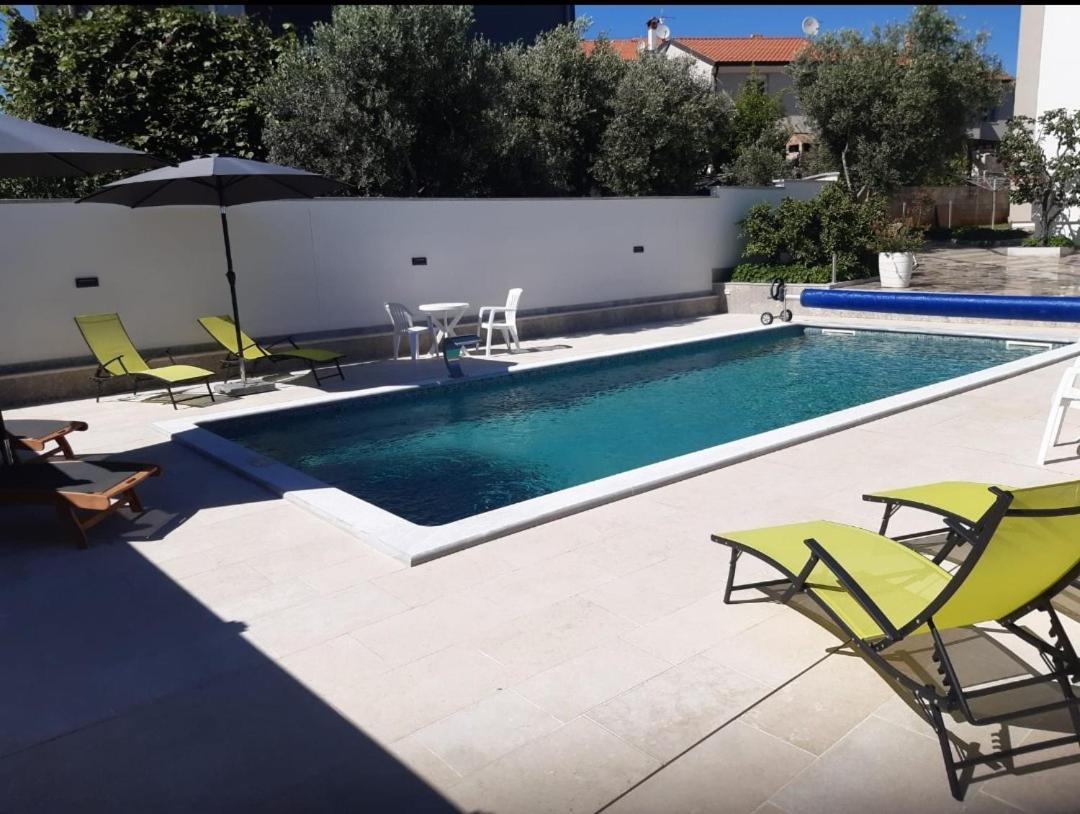Apartments Ivana With The Pool โรวินสโก เซโล ภายนอก รูปภาพ