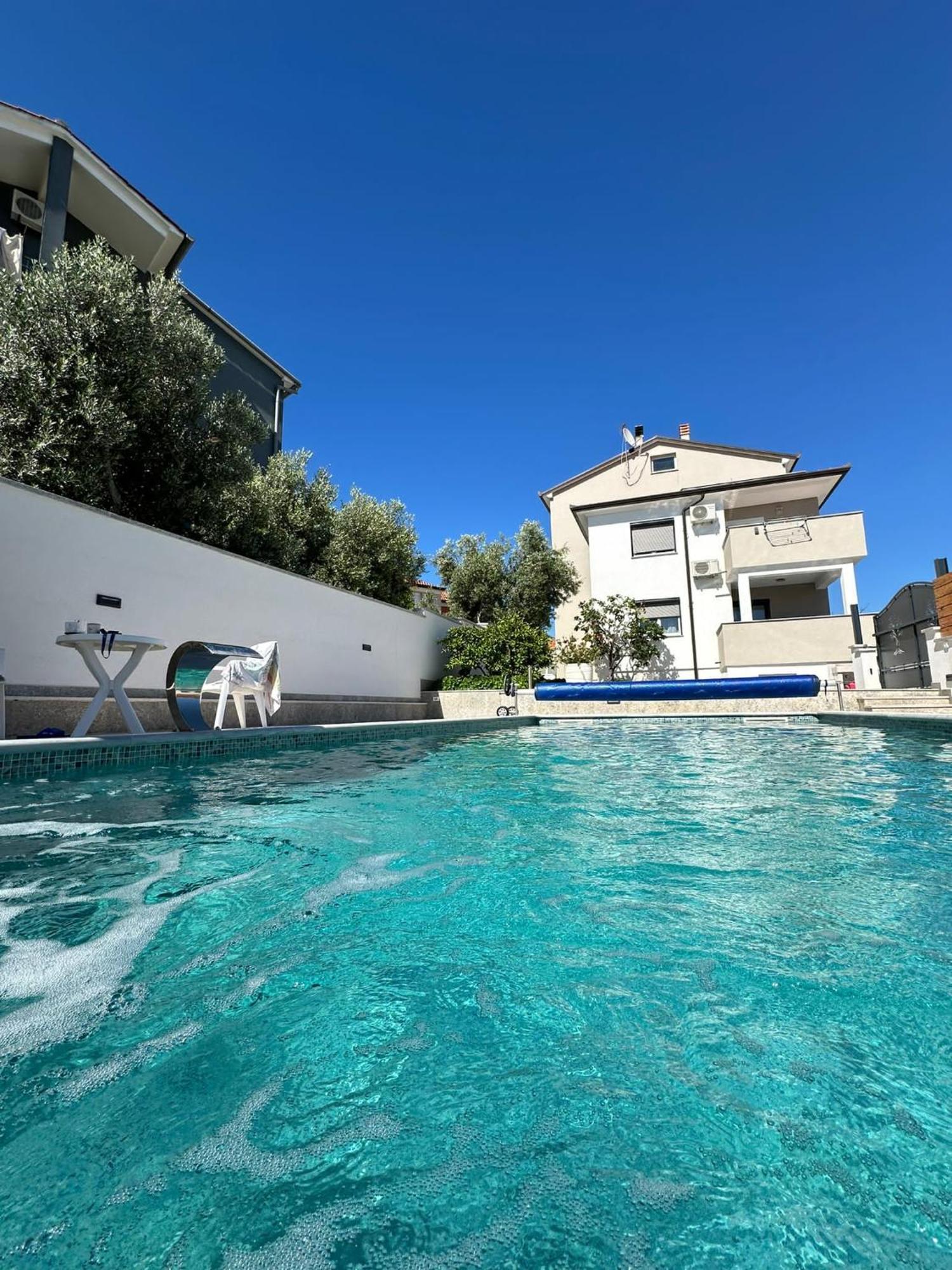 Apartments Ivana With The Pool โรวินสโก เซโล ภายนอก รูปภาพ