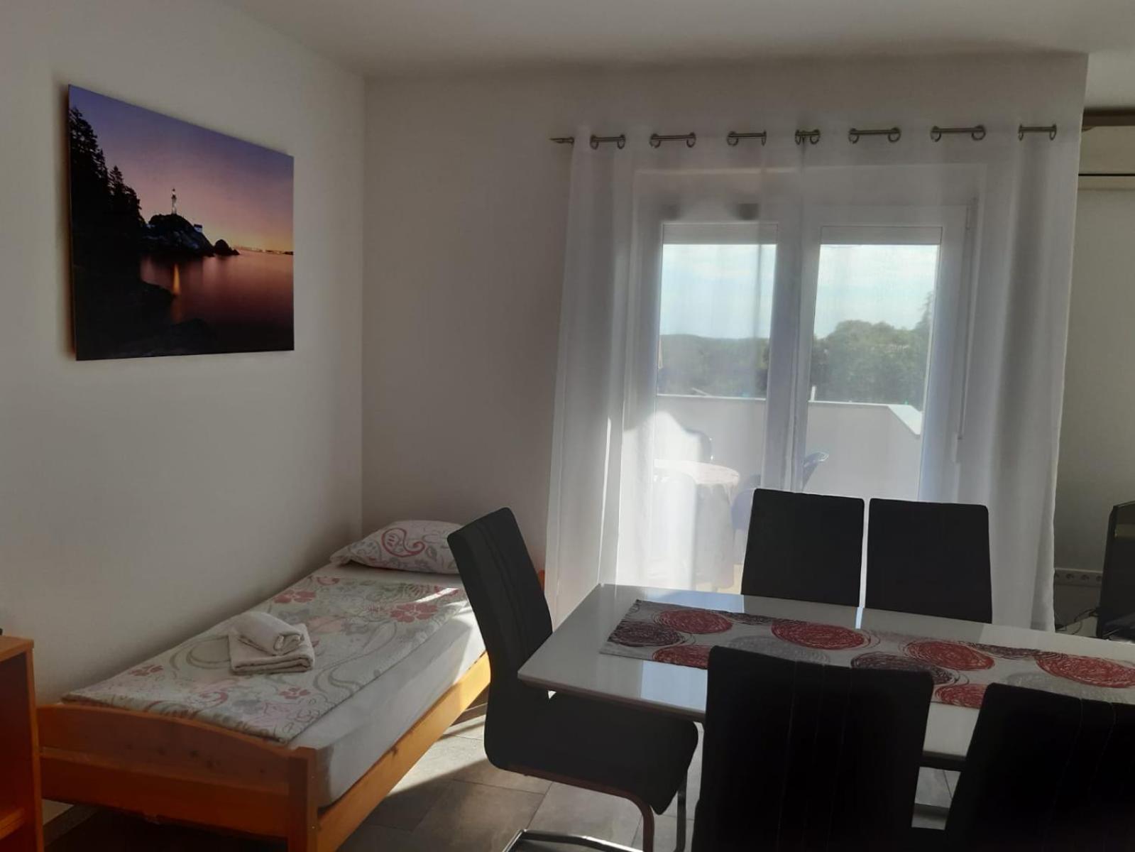 Apartments Ivana With The Pool โรวินสโก เซโล ภายนอก รูปภาพ